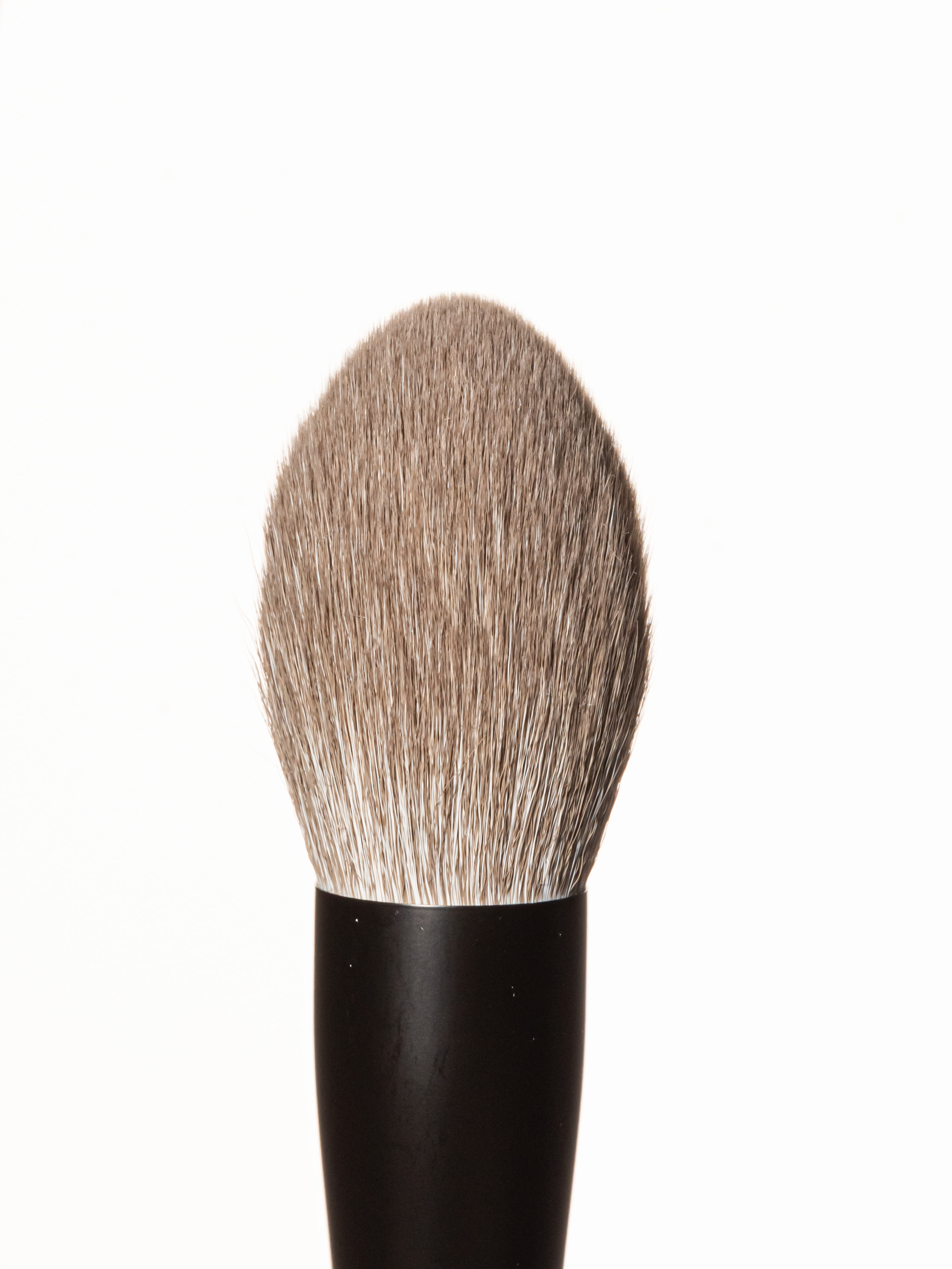 BEAUTYDRUGS Makeup Brush 10 Tapered Powder Brush Кисть для нанесения сухих текстур