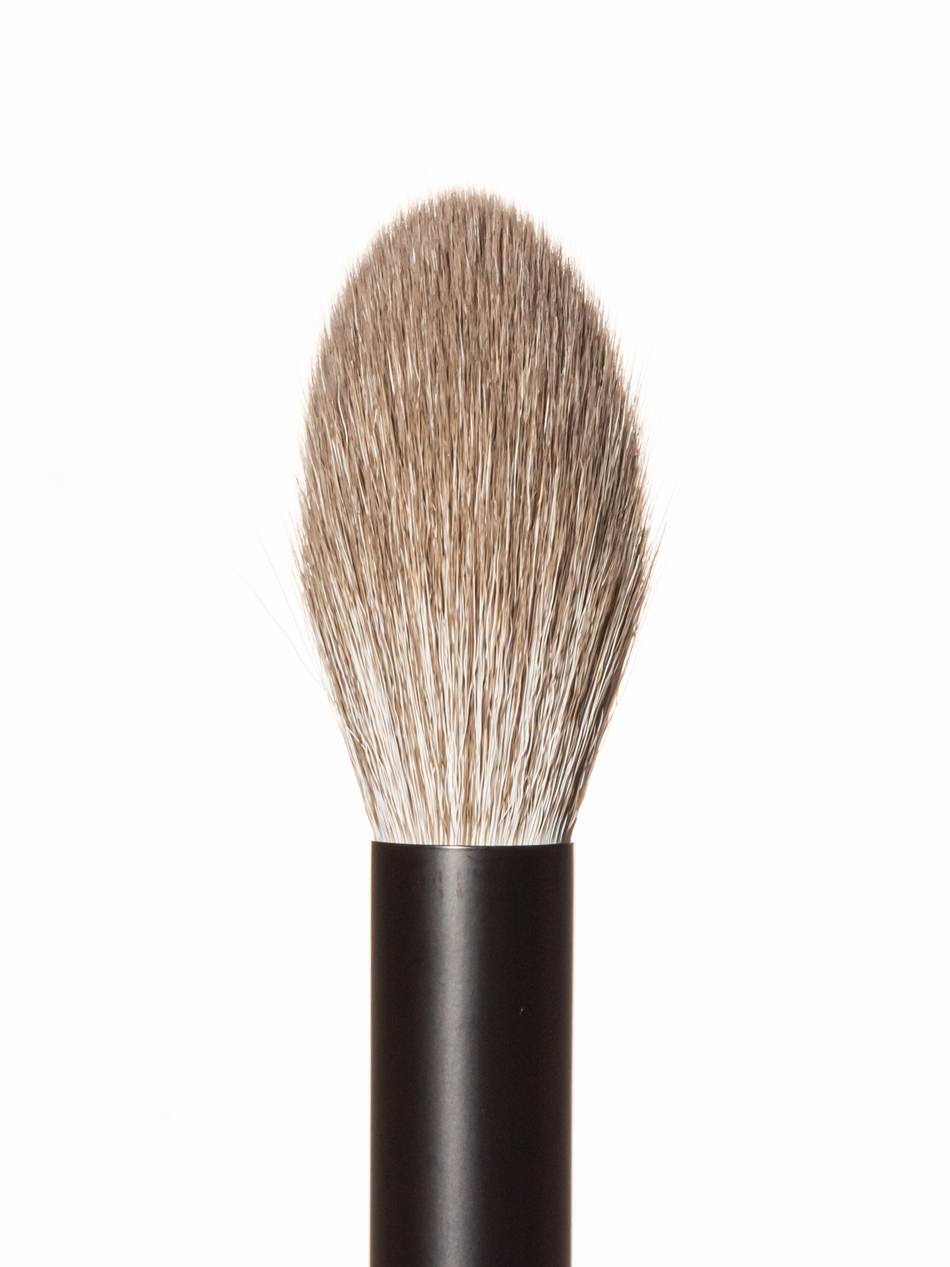 BEAUTYDRUGS Makeup Brush 13 Hughlight Brush Кисть для нанесения сухих текстур